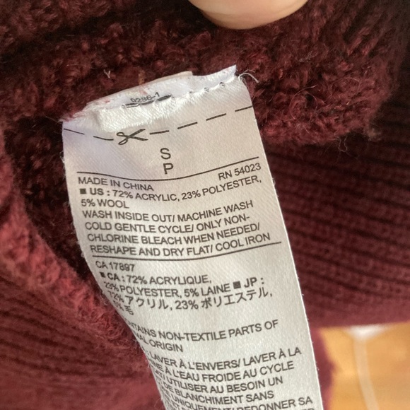 size small off the shoulder sweater - Picture 4 of 4